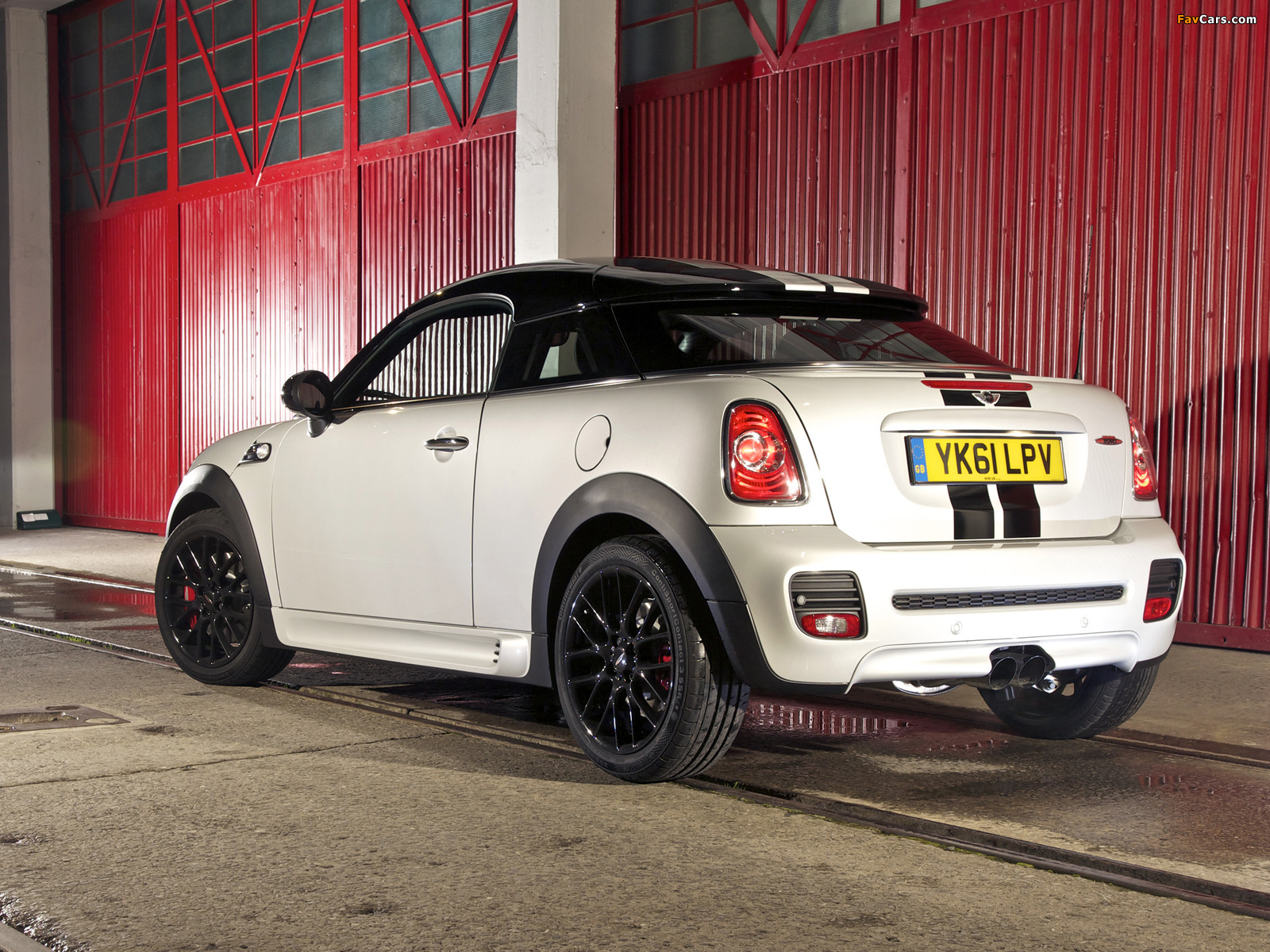 MINI John Cooper Works Coupe UK-spec (R58) 2011 images (1600 x 1200)