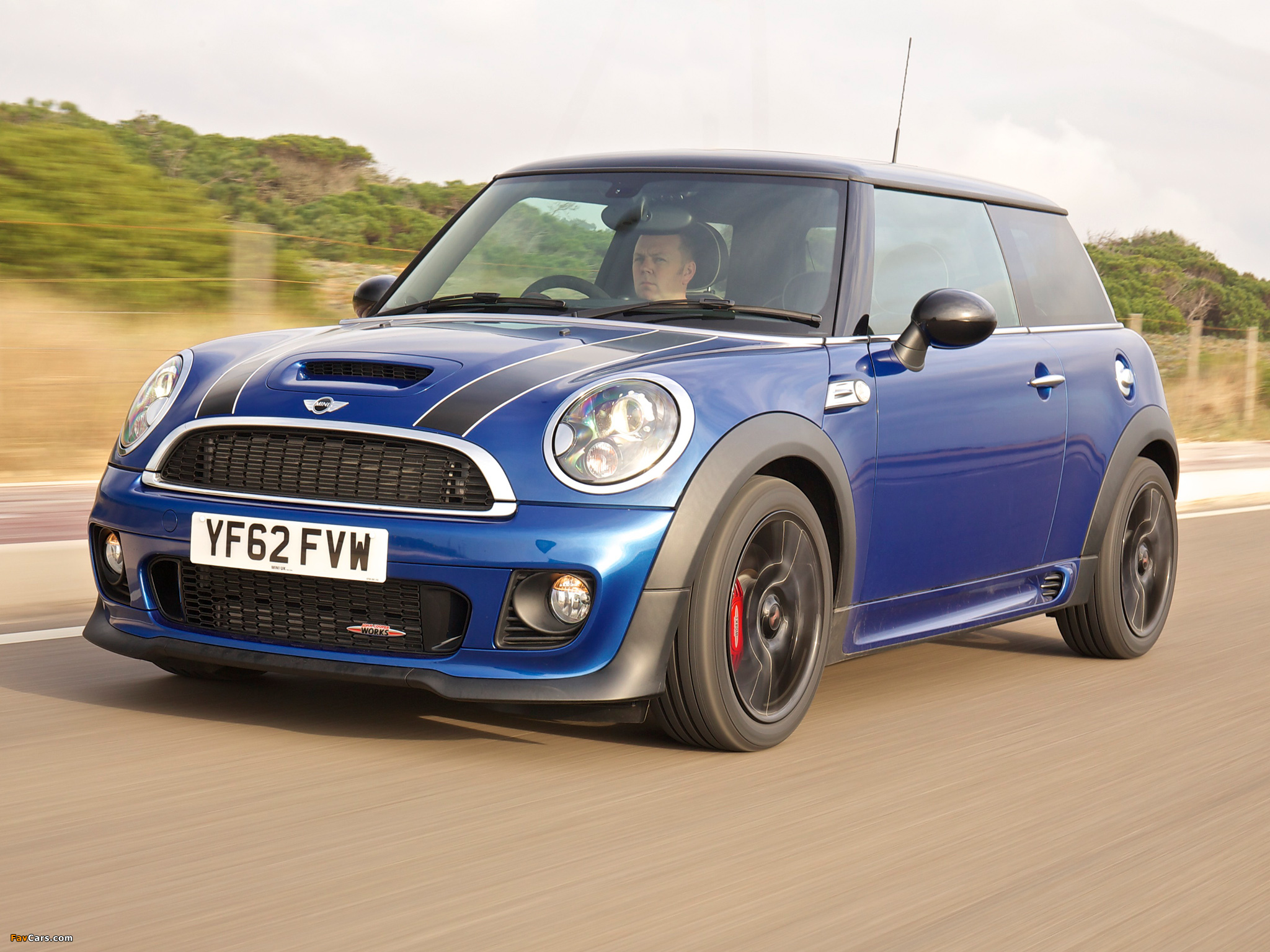 Images of Mini John Cooper Works UK-spec (R56) 2010–14 (2048 x 1536)