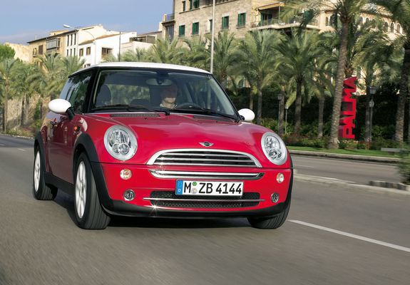 Mini Cooper (R50) 2004–06 photos