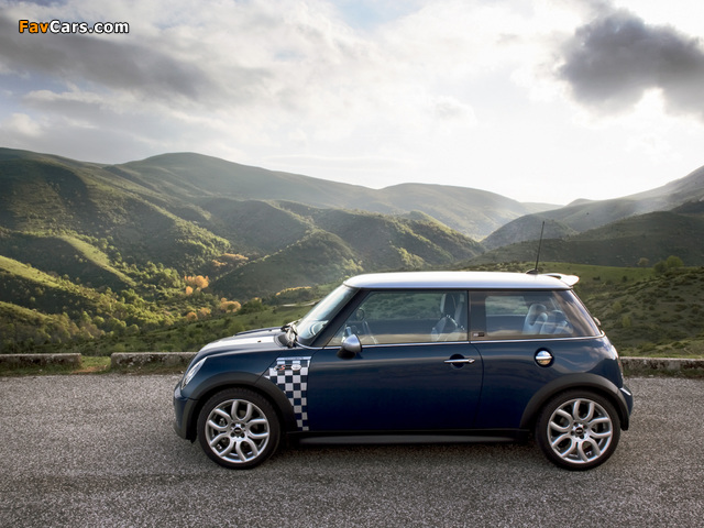 Mini Cooper S Checkmate (R53) 2005 photos (640 x 480)