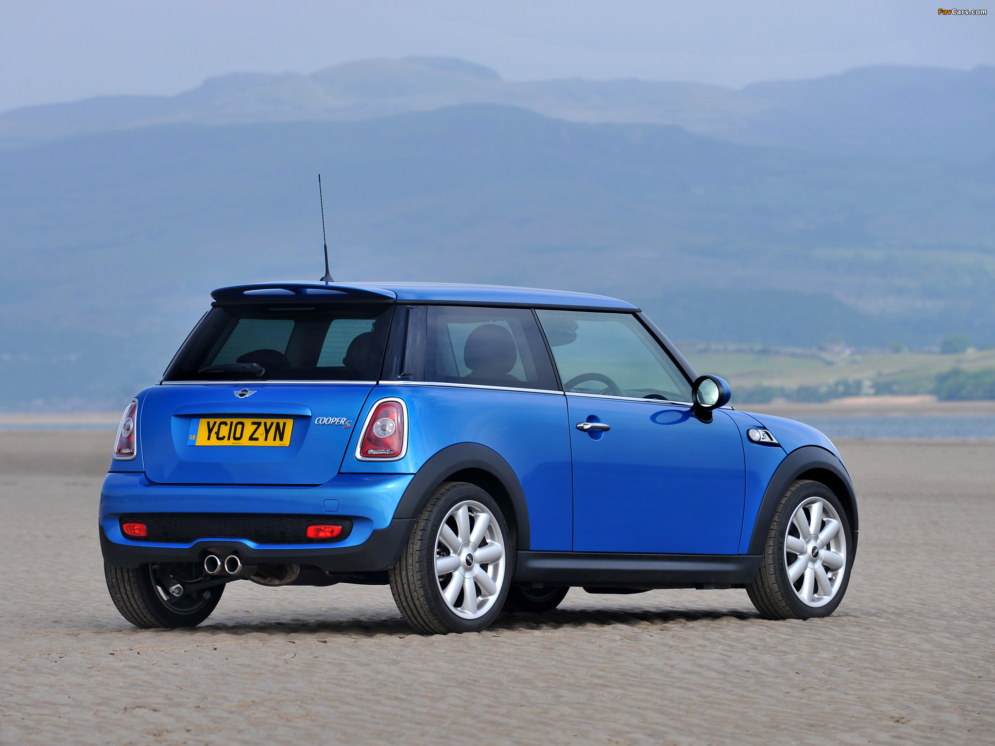 Mini Cooper S UK-spec (R56) 2006–10 images (2048 x 1536)