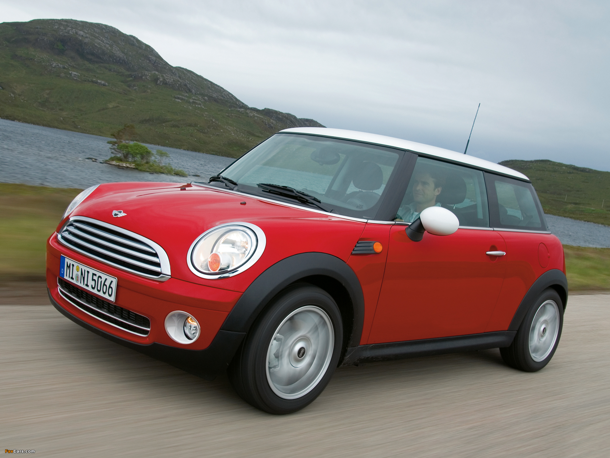 Mini Cooper (R56) 2006–10 wallpapers (2048 x 1536)