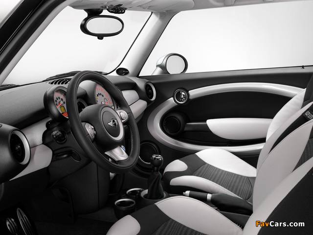 Mini Cooper S 50 Camden (R56) 2009 images (640 x 480)