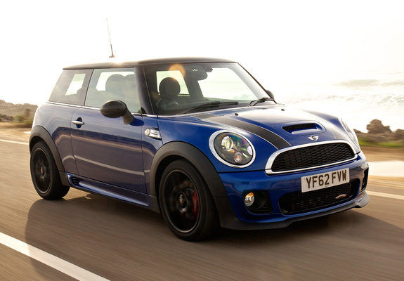 Mini John Cooper Works UK-spec (R56) 2010–14 images