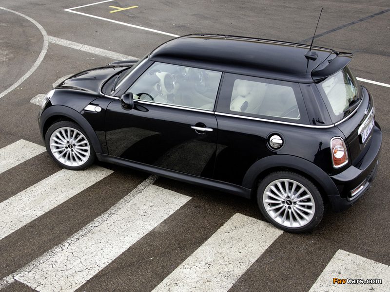 Mini Cooper S Inspired by Goodwood ZA-spec (R56) 2012 images (800 x 600)