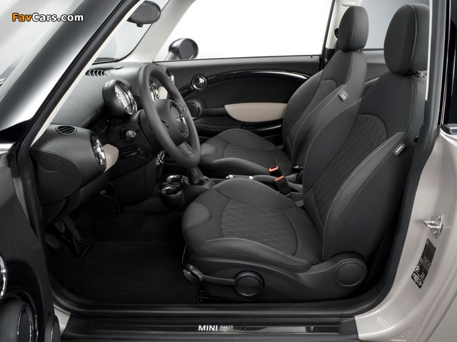 Mini Cooper Baker Street (R56) 2012–14 wallpapers (640 x 480)