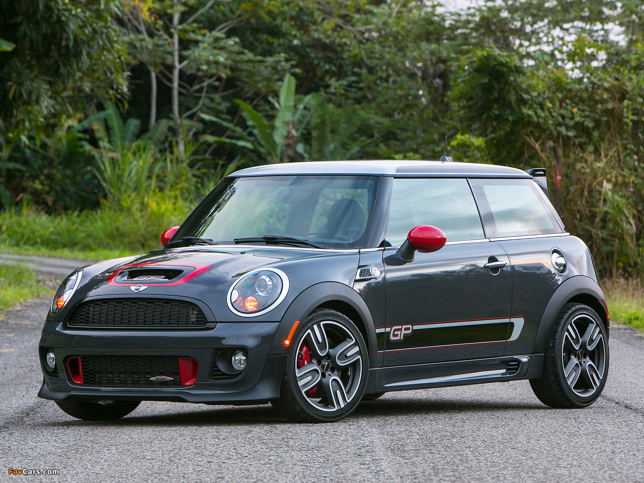 Mini John Cooper Works GP US-spec (R56) 2012 wallpapers (1280 x 960)