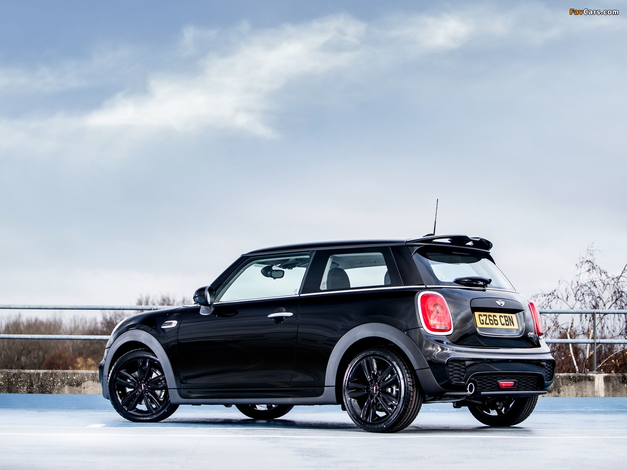 MINI One John Cooper Works Package UK-spec (F56) 2014 images (1280 x 960)