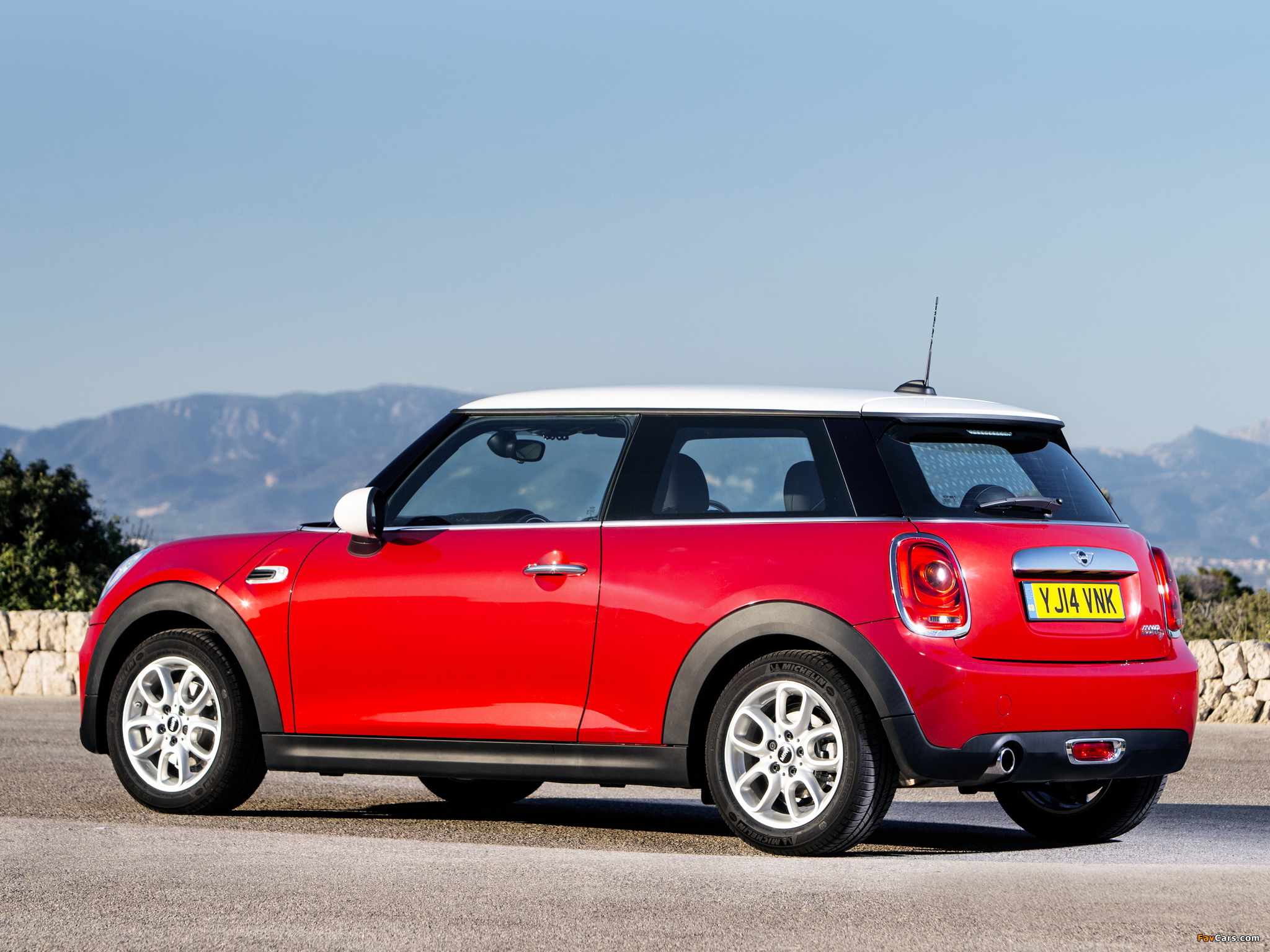 Mini Cooper D UK-spec (F56) 2014 photos (2048 x 1536)