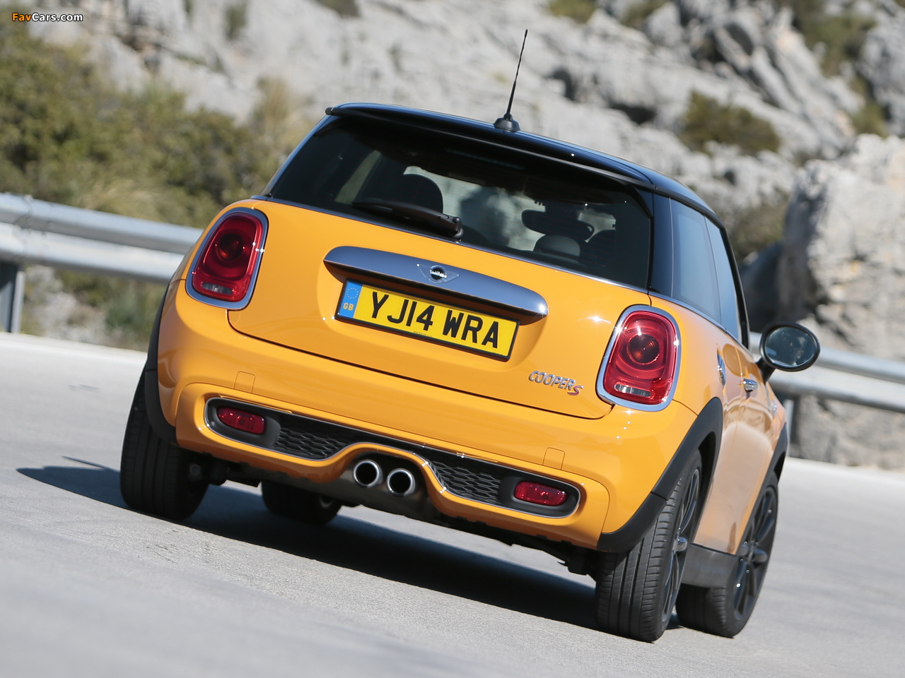 Mini Cooper S UK-spec (F56) 2014 pictures (1280 x 960)