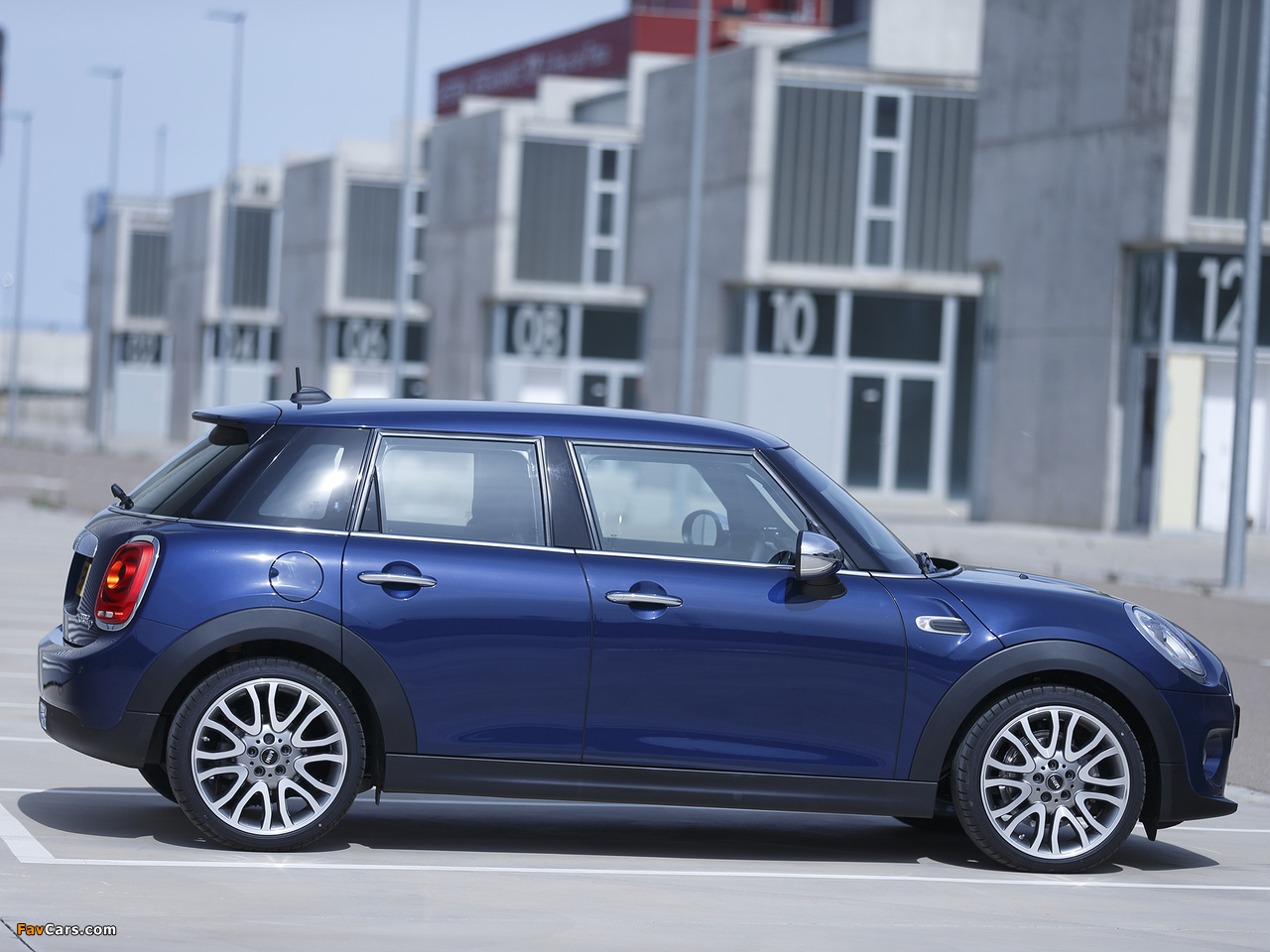 Mini Cooper D 5-door UK-spec 2014 wallpapers (1280 x 960)