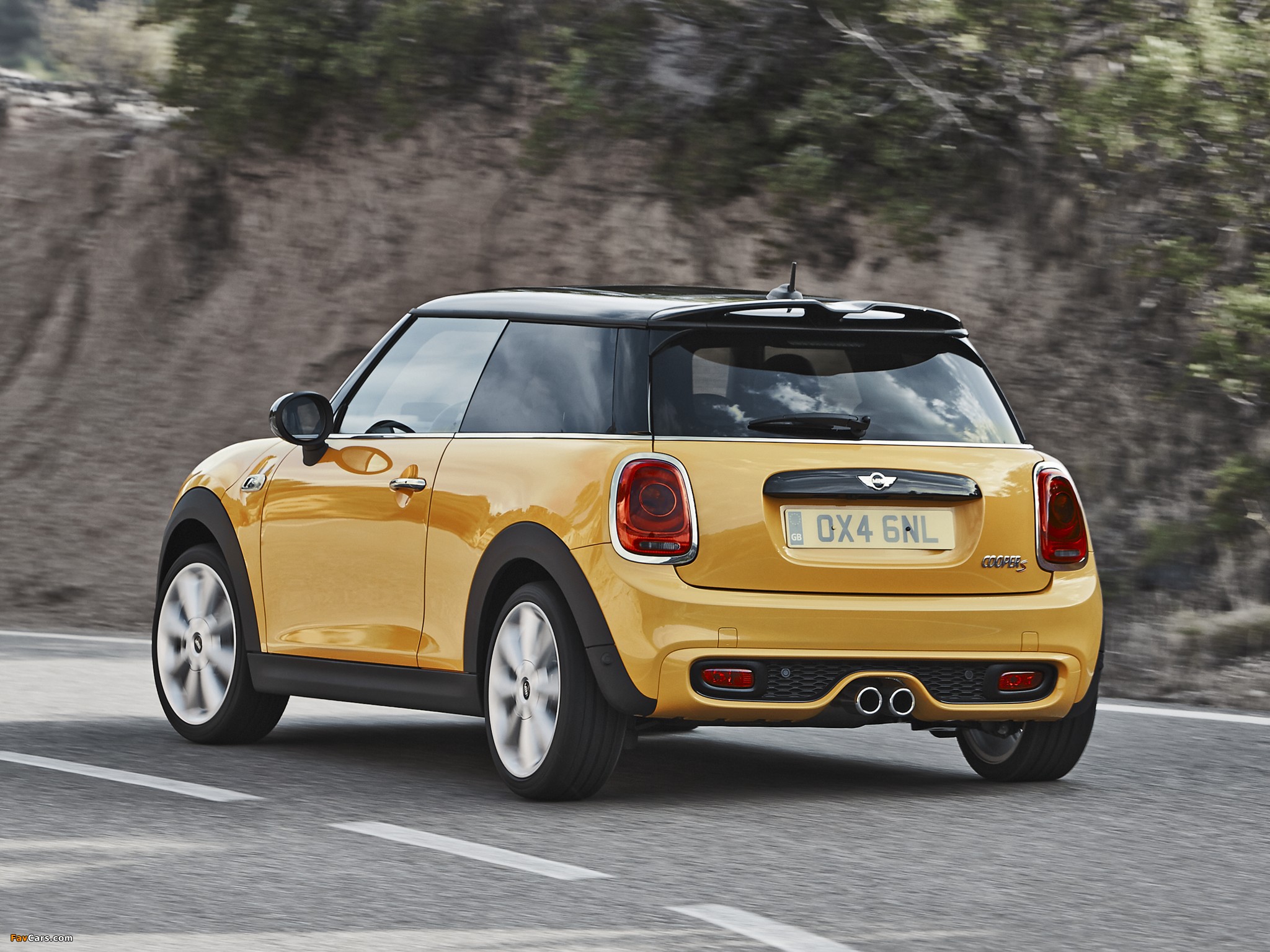 Mini Cooper S (F56) 2014 wallpapers (2048 x 1536)