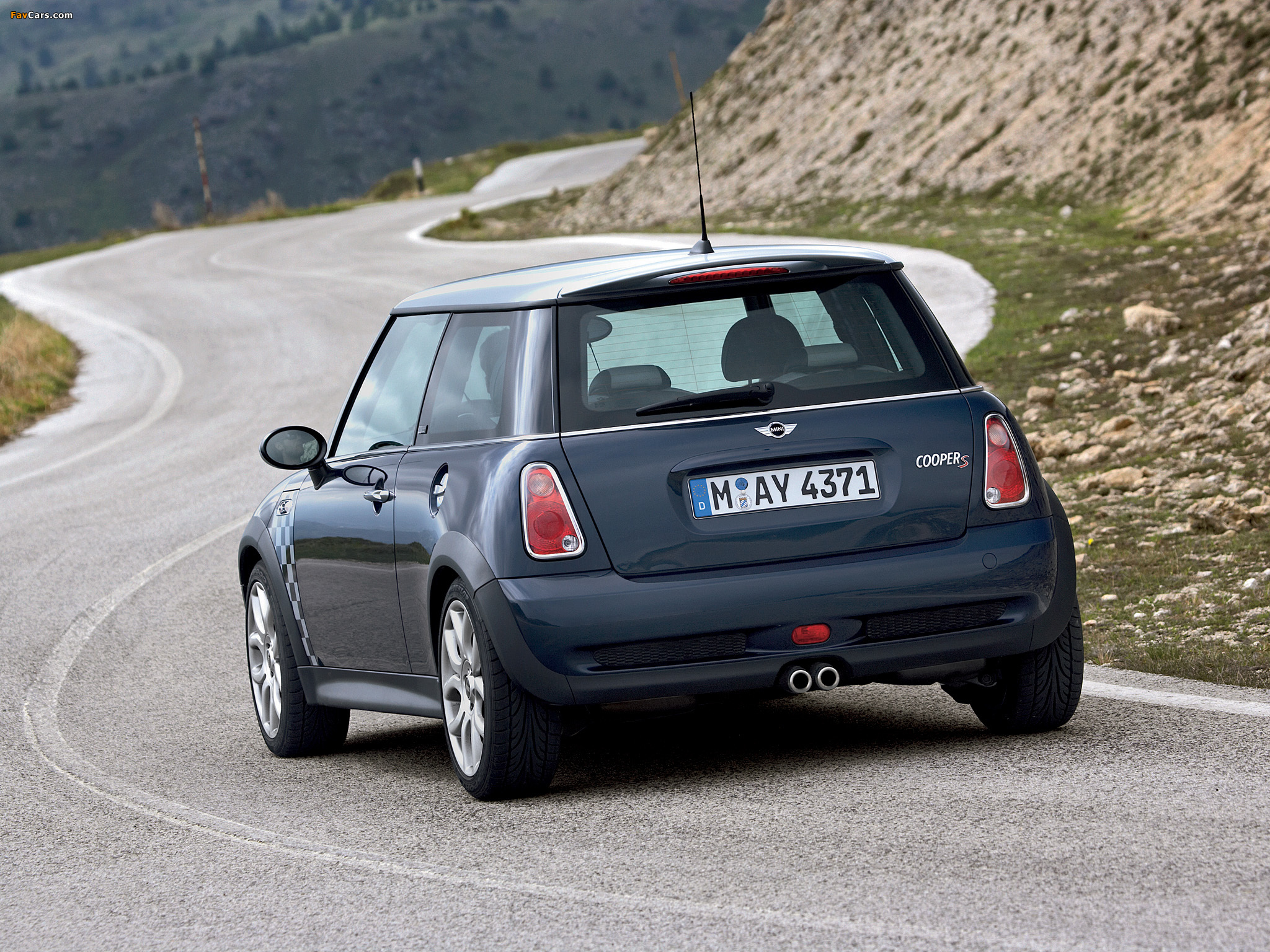 Photos of Mini Cooper S Checkmate (R53) 2005 (2048 x 1536)