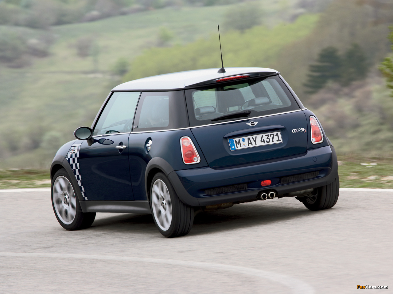 Photos of Mini Cooper S Checkmate (R53) 2005 (1280 x 960)