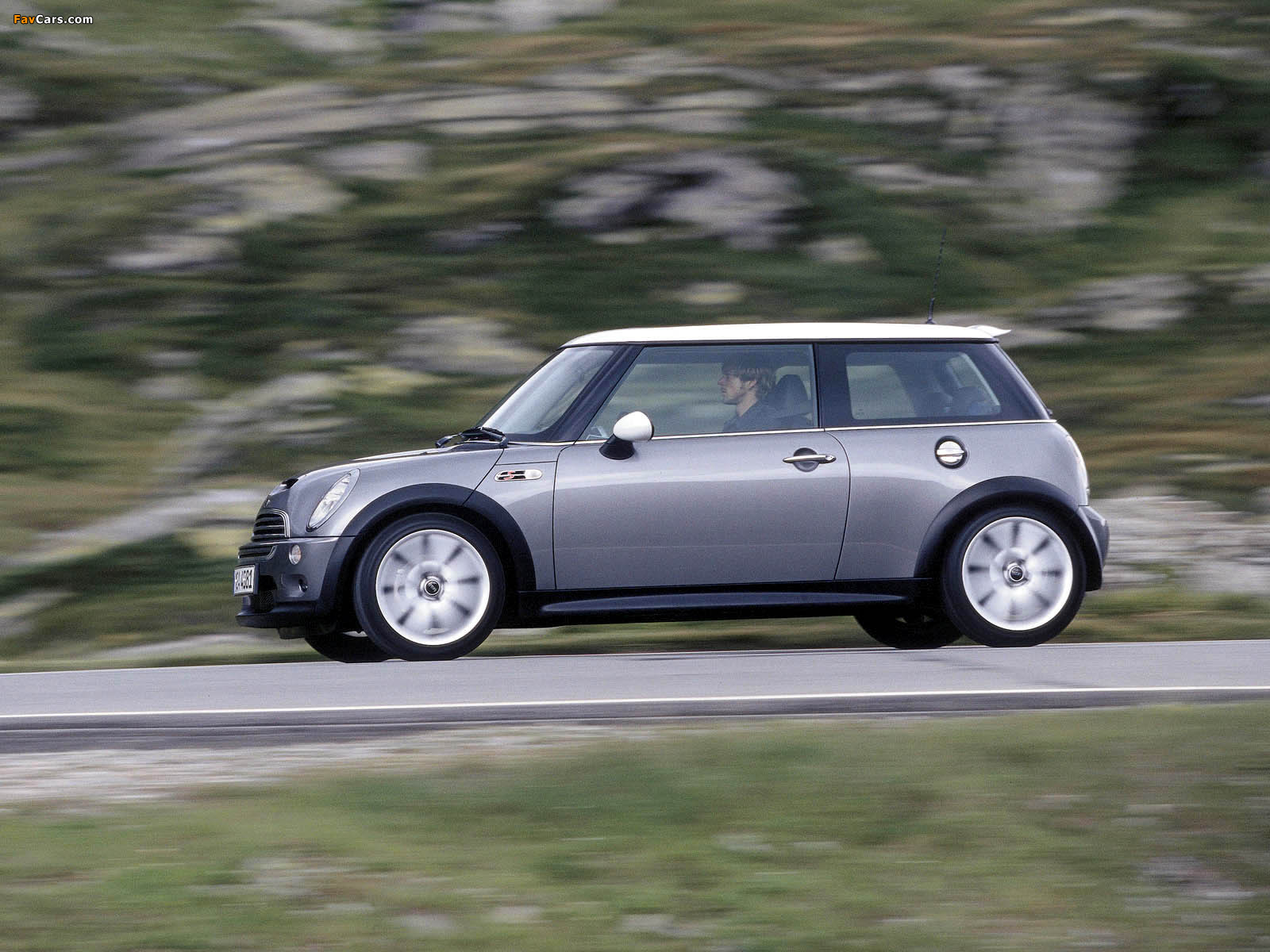 Pictures of Mini Cooper S (R53) 2001–04 (1600 x 1200)