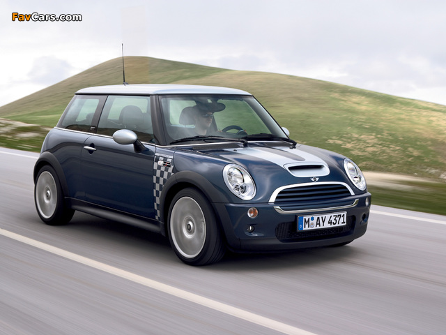 Pictures of Mini Cooper S Checkmate (R53) 2005 (640 x 480)