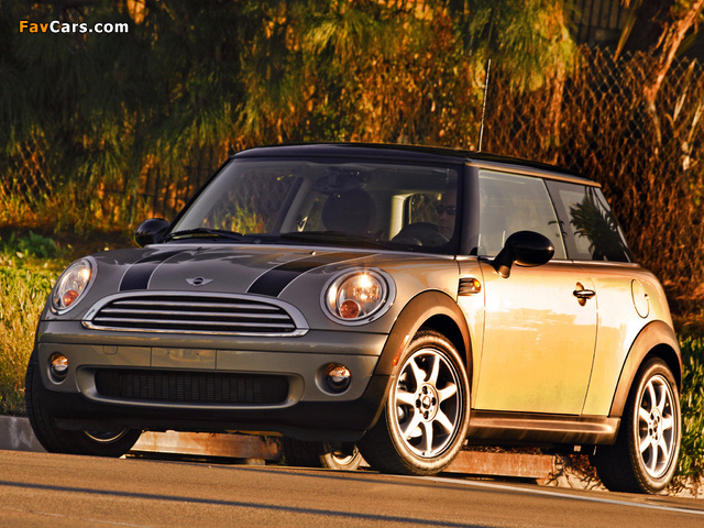 Pictures of Mini Cooper US-spec (R56) 2006–10 (640 x 480)