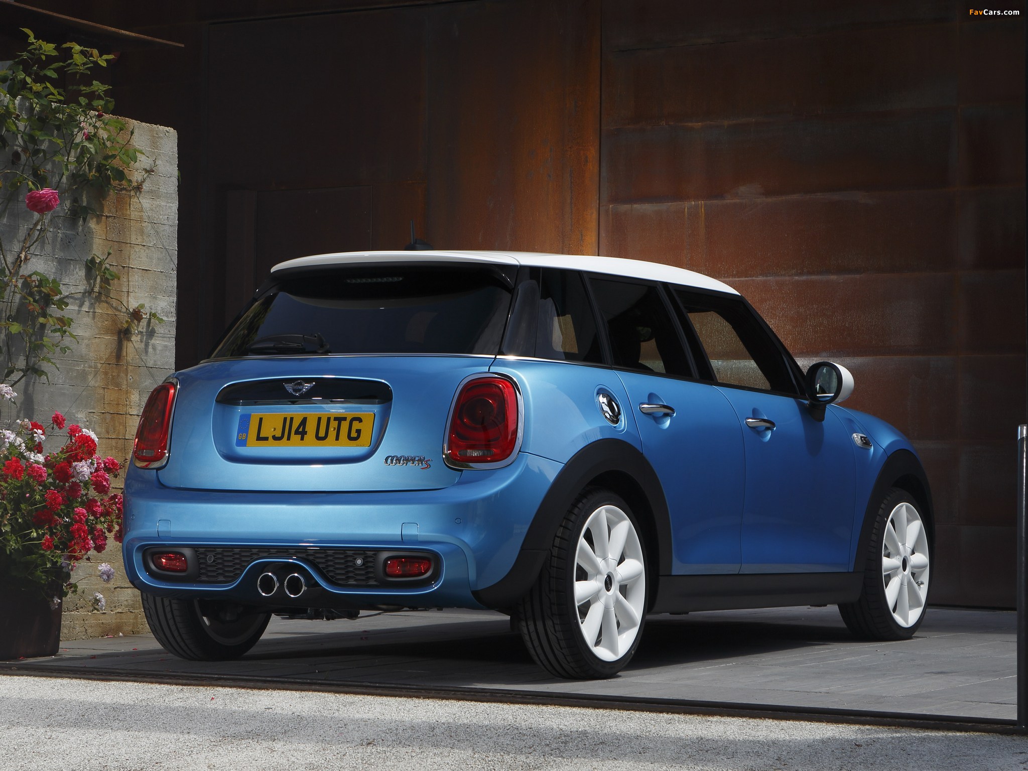 Pictures of Mini Cooper S 5-door 2014 (2048 x 1536)