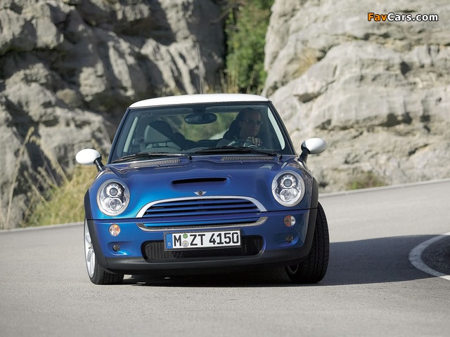 Mini Cooper S (R53) 2004–06 wallpapers (640 x 480)