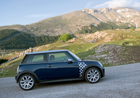 Mini Cooper S Checkmate (R53) 2005 wallpapers