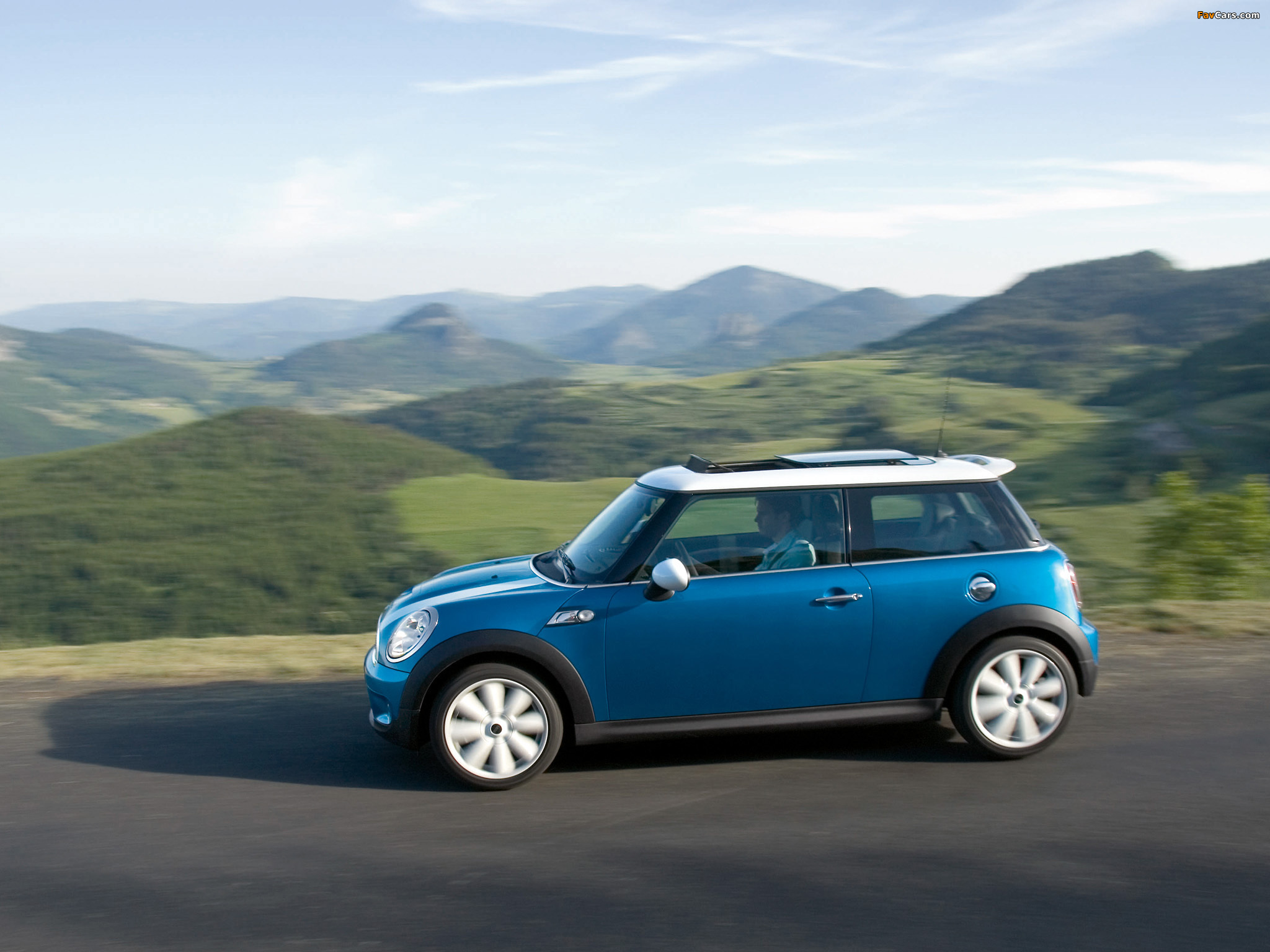 Mini Cooper S (R56) 2006–10 wallpapers (2048 x 1536)