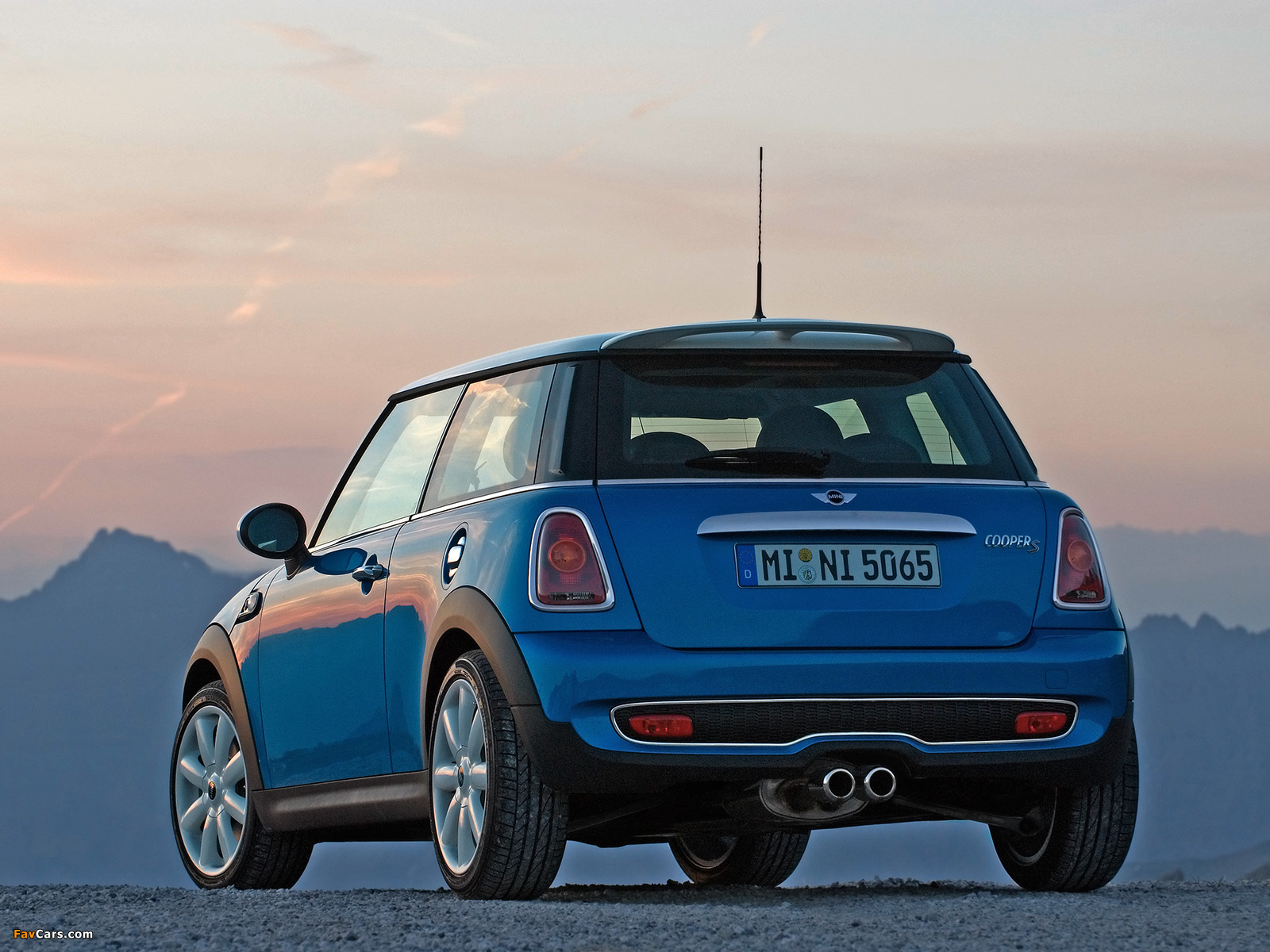 Mini Cooper S (R56) 2006–10 wallpapers (1600 x 1200)