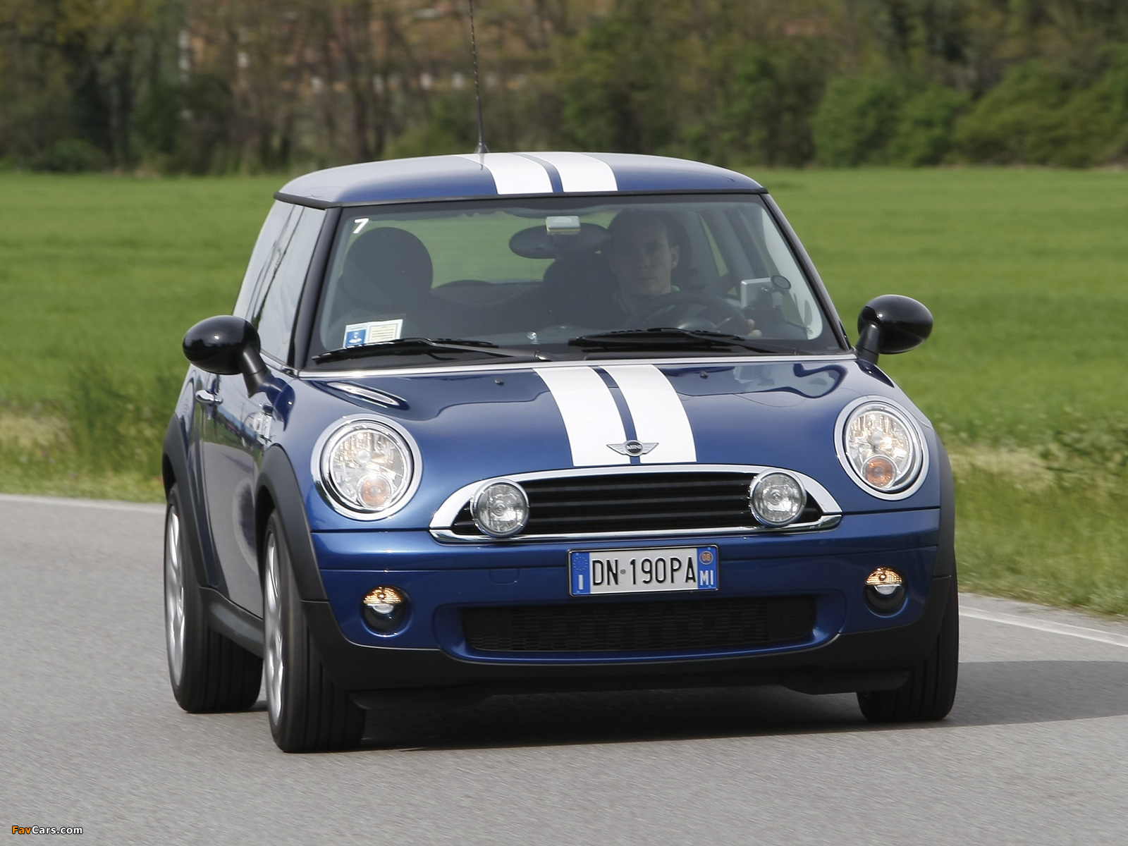 Mini Cooper Trigger (R56) 2008 wallpapers (1600 x 1200)