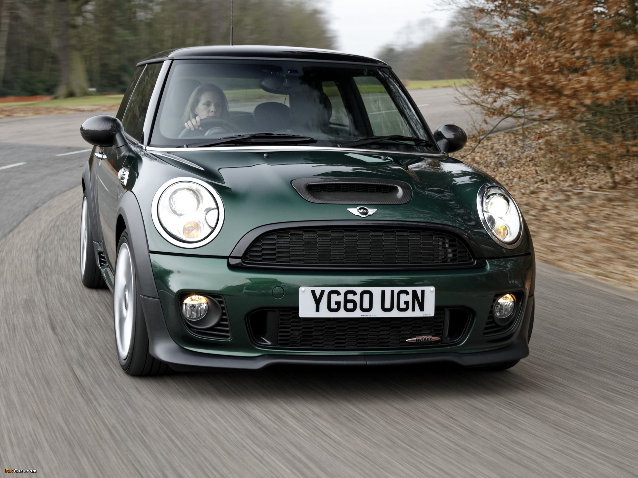 Mini John Cooper Works UK-spec (R56) 2010–14 wallpapers (2048 x 1536)