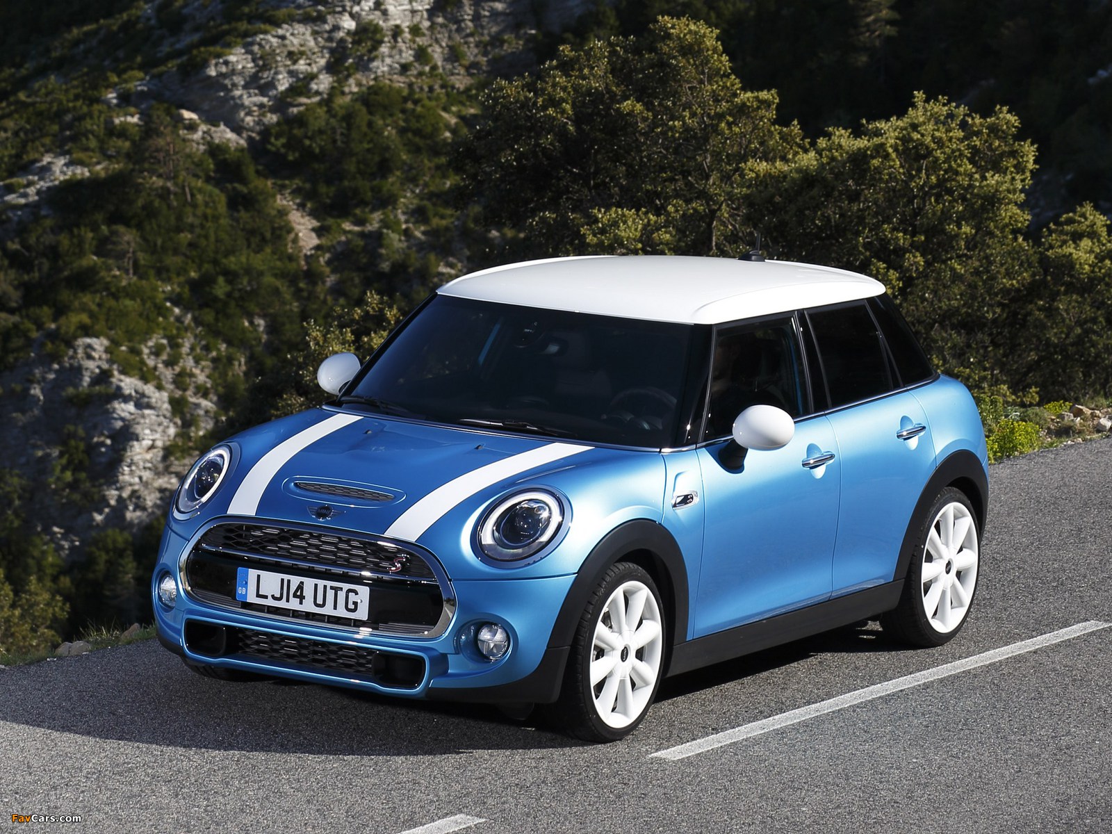 Mini Cooper S 5-door 2014 wallpapers (1600 x 1200)