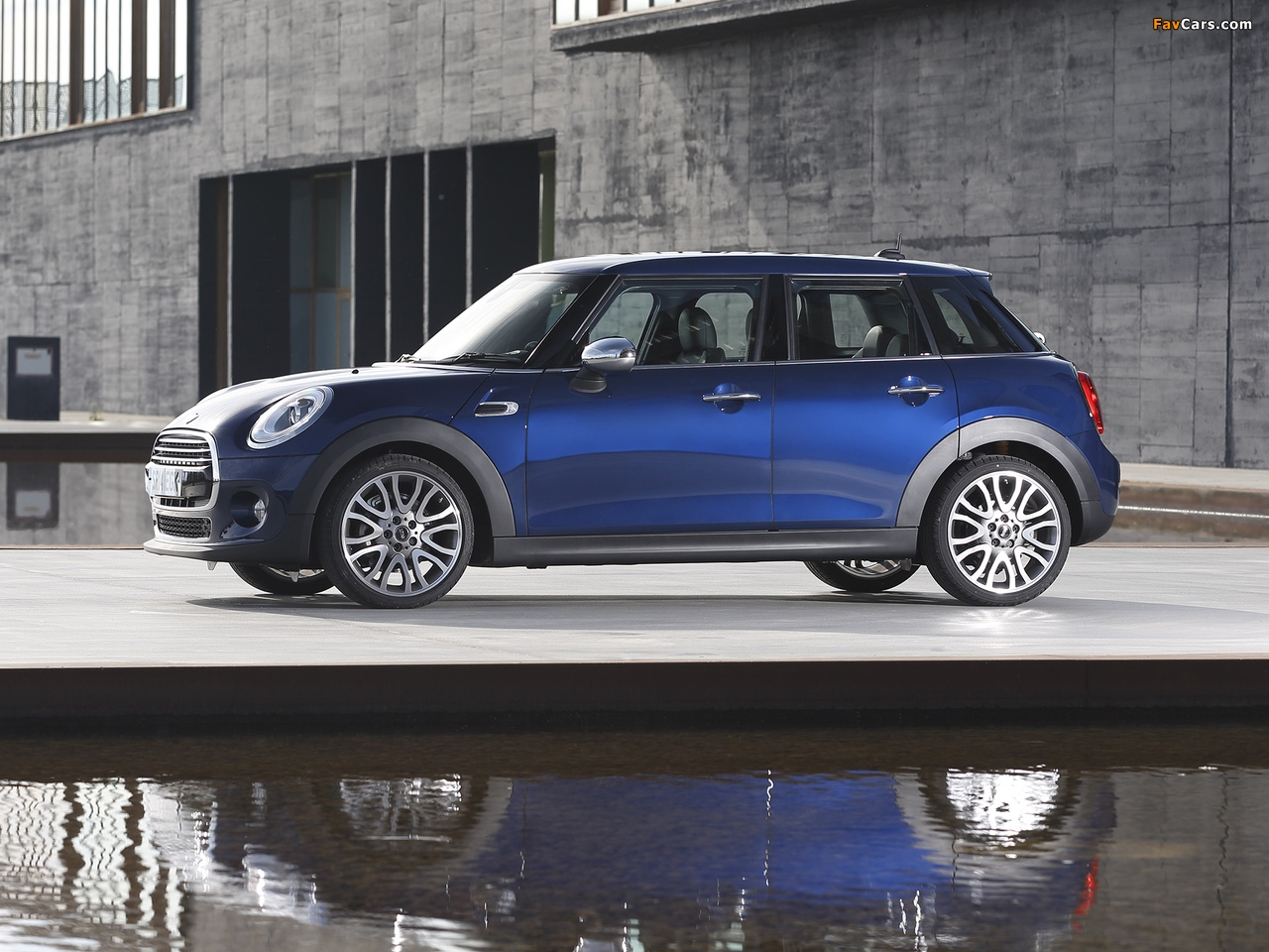 Mini Cooper D 5-door UK-spec 2014 wallpapers (1280 x 960)