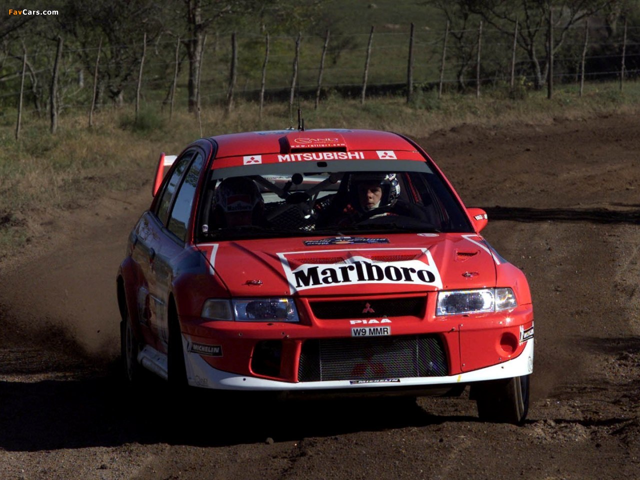 Photos of Mitsubishi Carisma GT Evolution VI Gr.A WRC 1999–2001 (1280 x 960)