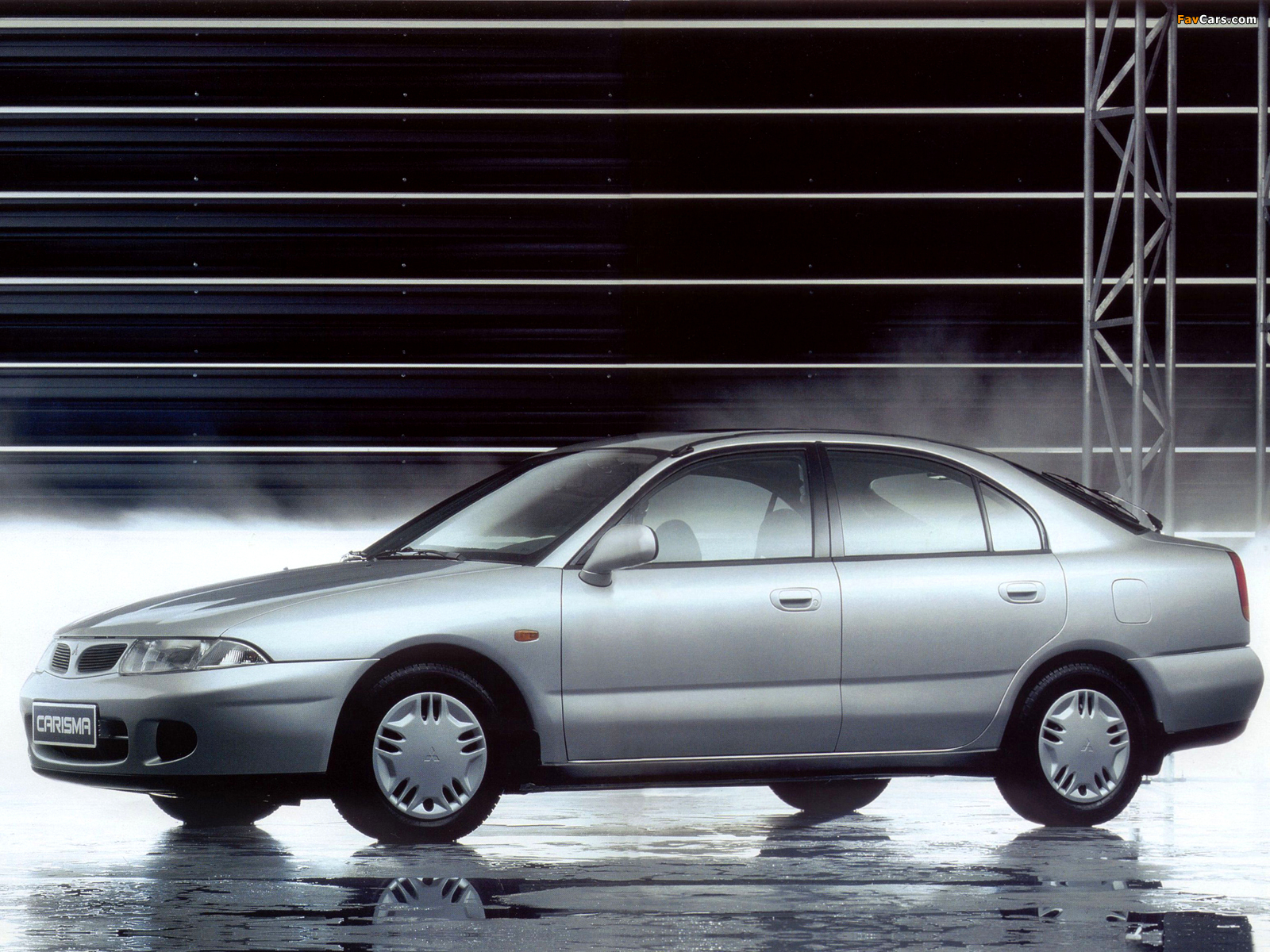 Photos of Mitsubishi Carisma 5-door 1995–99 (1600 x 1200)