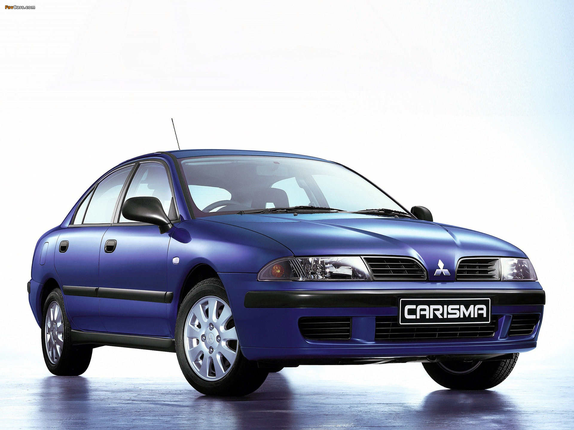 Pictures of Mitsubishi Carisma Sedan 1999–2004 (1920 x 1440)