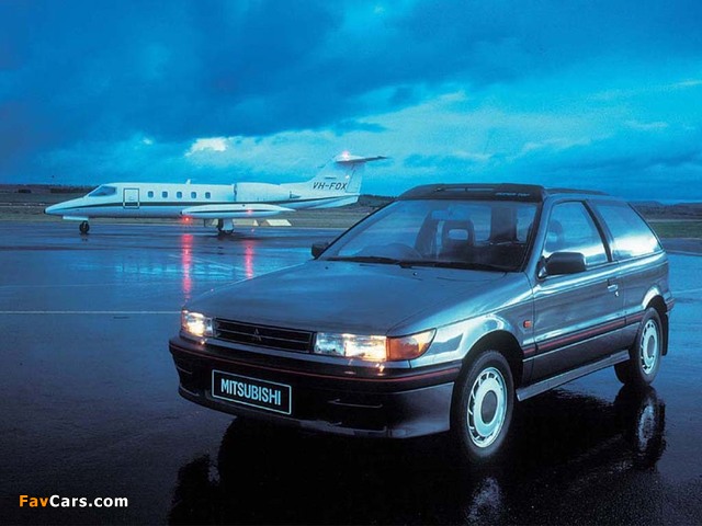 Images of Mitsubishi Colt 3-door 1988–92 (640 x 480)