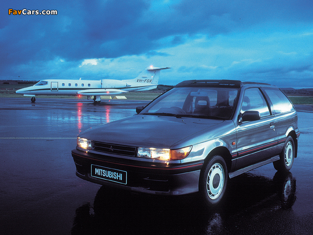 Pictures of Mitsubishi Colt 3-door 1988–92 (640 x 480)