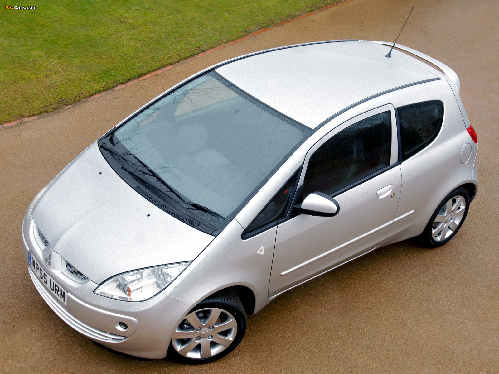 Pictures of Mitsubishi Colt CZ3 3-door 2006–08 (1600 x 1200)