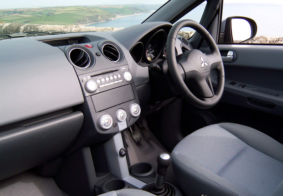 Pictures of Mitsubishi Colt CZC UK-spec 2006–08