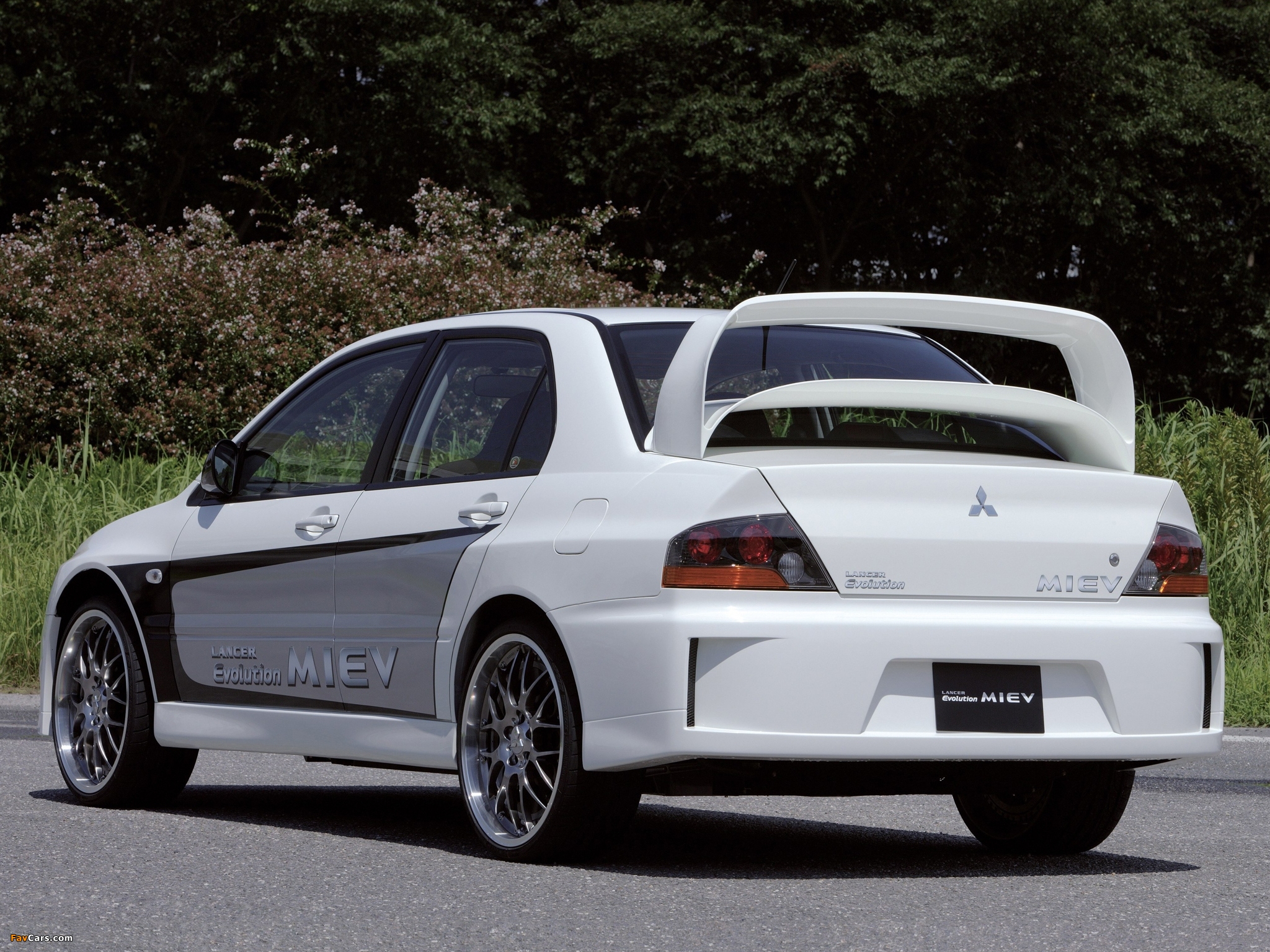 Photos of Mitsubishi Lancer Evolution MIEV Concept 2005 (2048 x 1536)