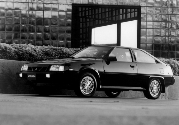 Mitsubishi Cordia Turbo 1986–88 pictures