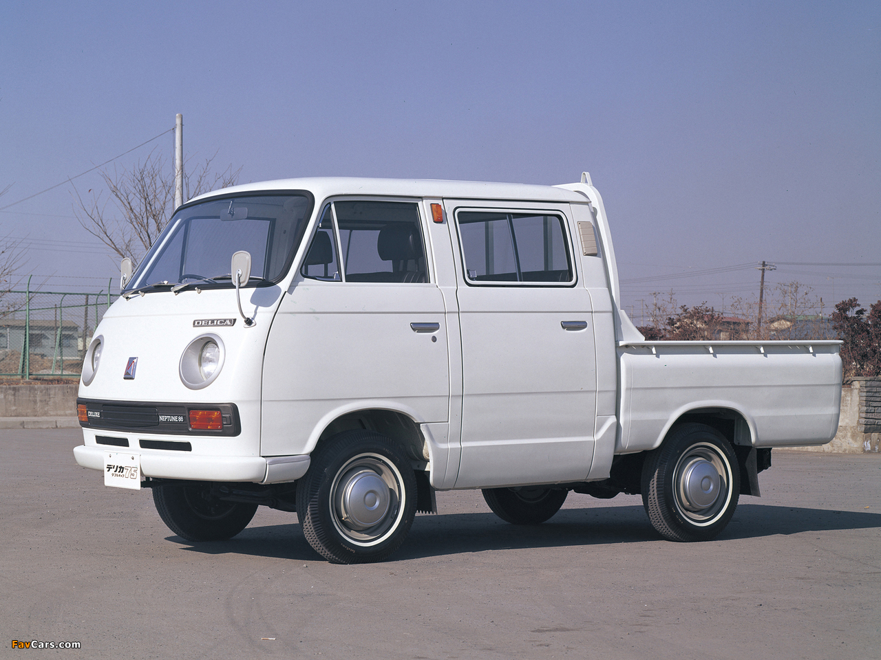 Images of Mitsubishi Delica Pickup Double Cab 1968–74 (1280 x 960)
