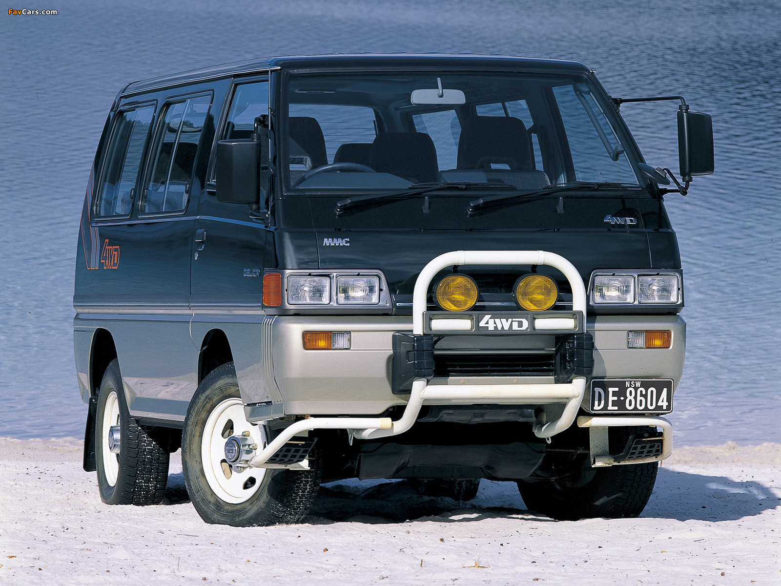 Images of Mitsubishi Delica Star Wagon 4WD 1986–90 (1600 x 1200)