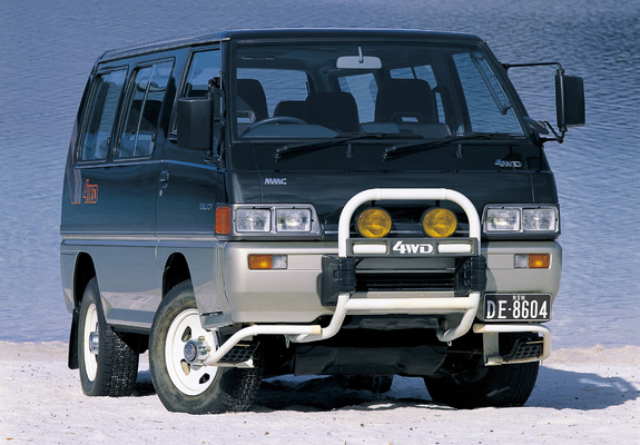 Images of Mitsubishi Delica Star Wagon 4WD 1986–90