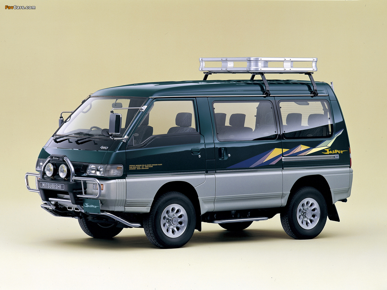 Images of Mitsubishi Delica Star Wagon 4WD 1990–99 (1280 x 960)