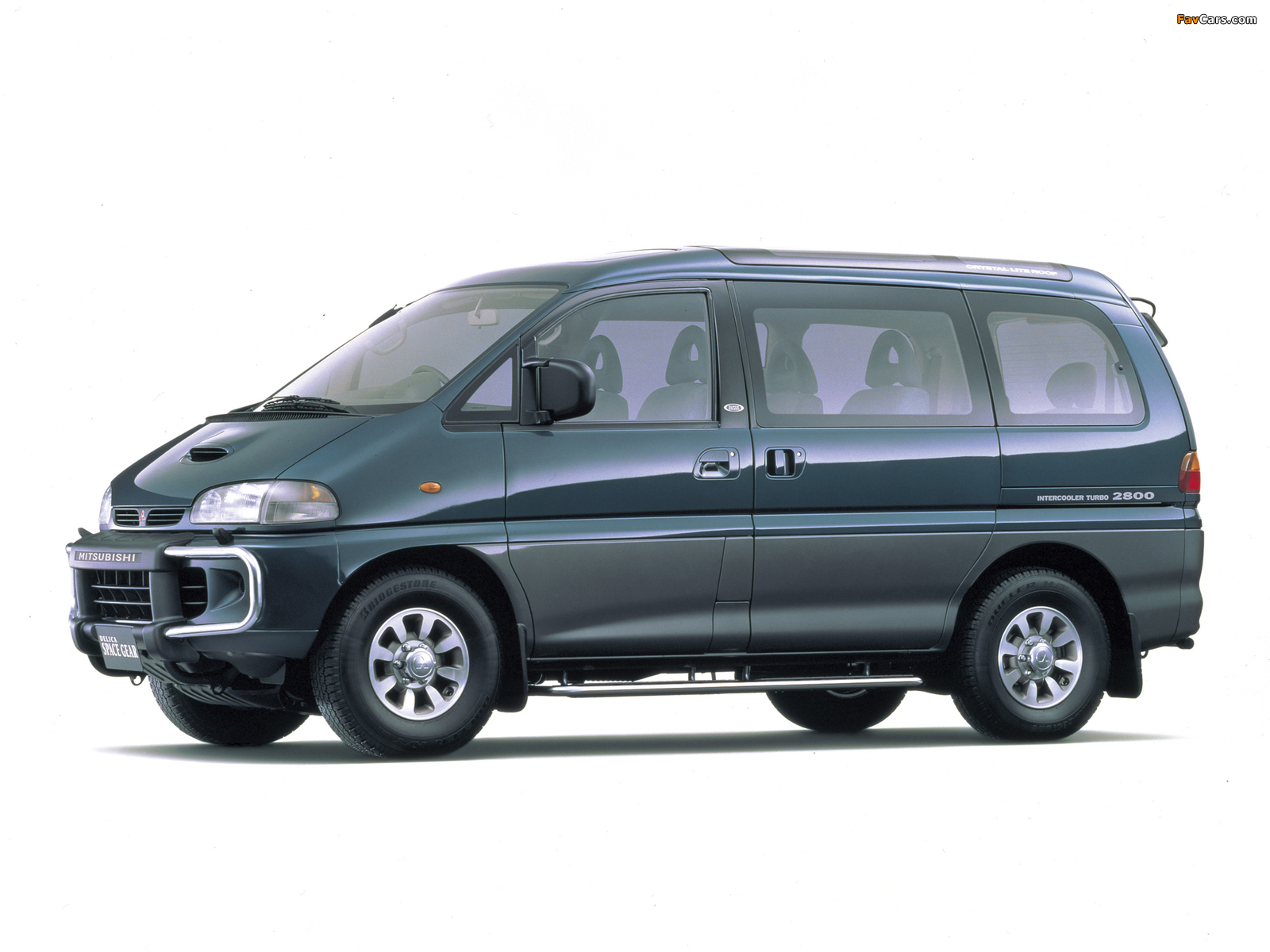 Images of Mitsubishi Delica Space Gear 4WD 1994–97 (1600 x 1200)