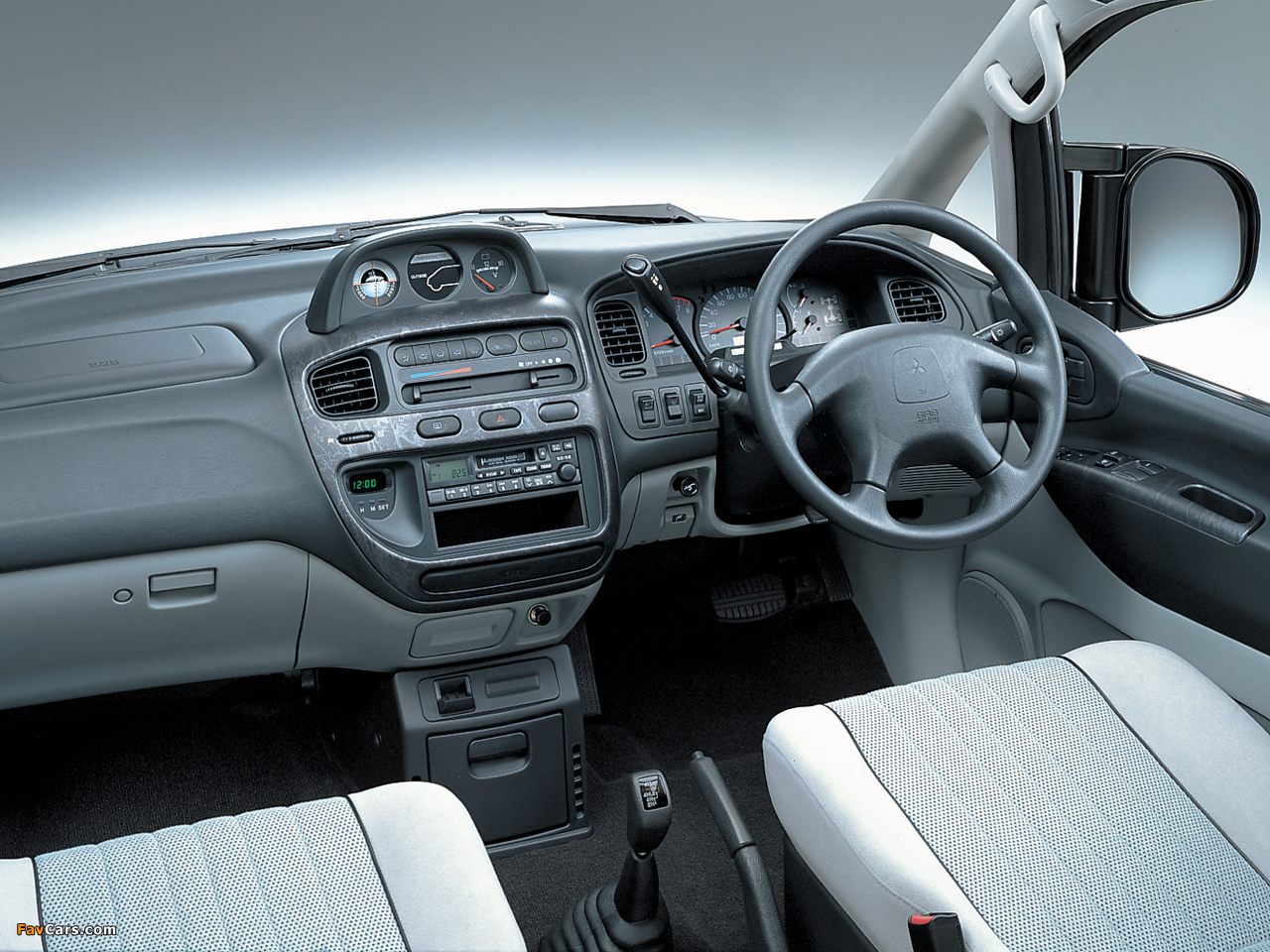 Images of Mitsubishi Delica Space Gear 4WD 1997–2007 (1280 x 960)