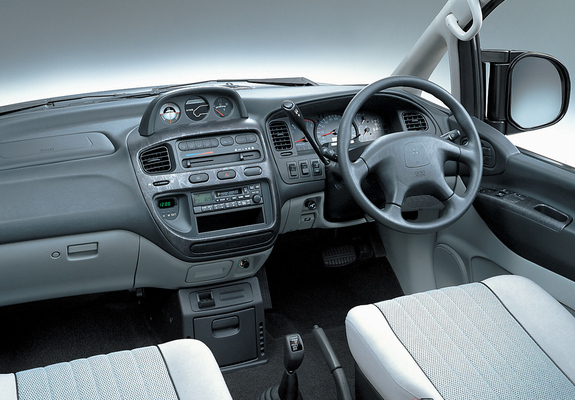 Images of Mitsubishi Delica Space Gear 4WD 1997–2007
