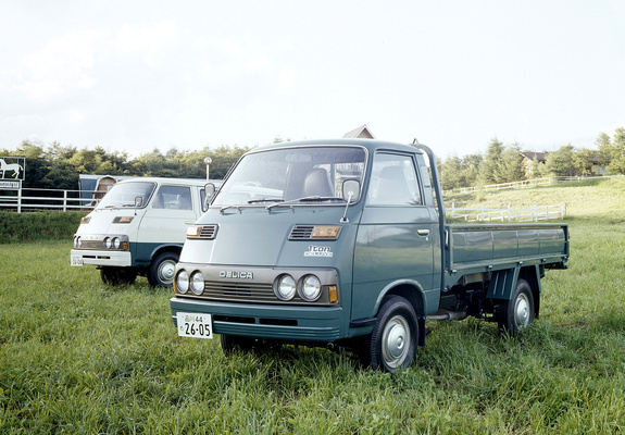 Images of Mitsubishi Delica