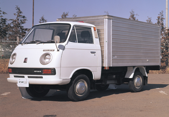 Mitsubishi Delica Truck 1968–74 wallpapers