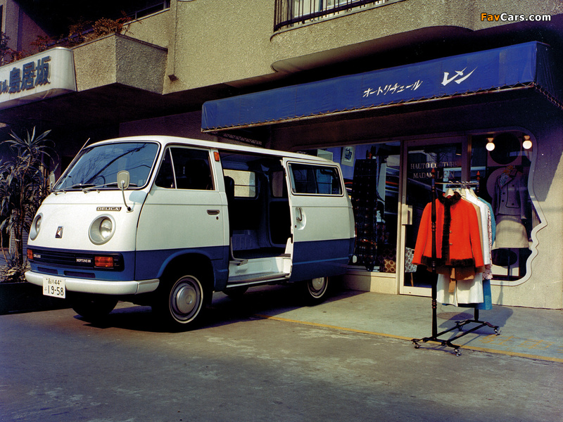 Mitsubishi Delica Coach 1969–74 images (800 x 600)