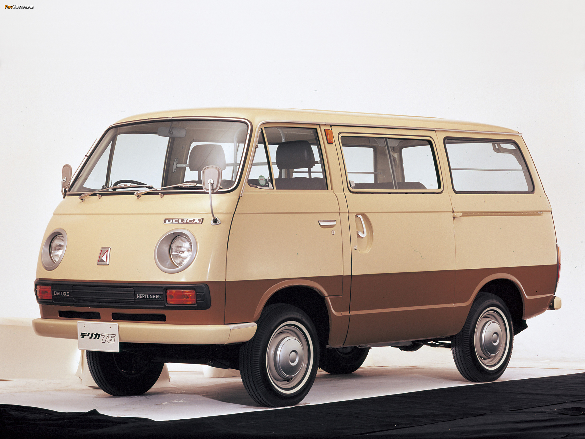 Mitsubishi Delica Coach 1969–74 photos (2048 x 1536)
